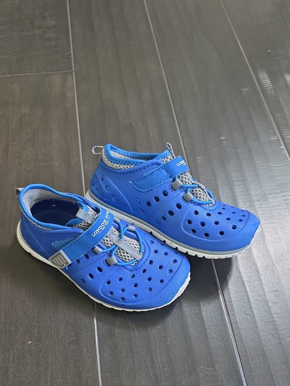 London Fog Royal Blue Kids Water Shoes with Gray Mesh